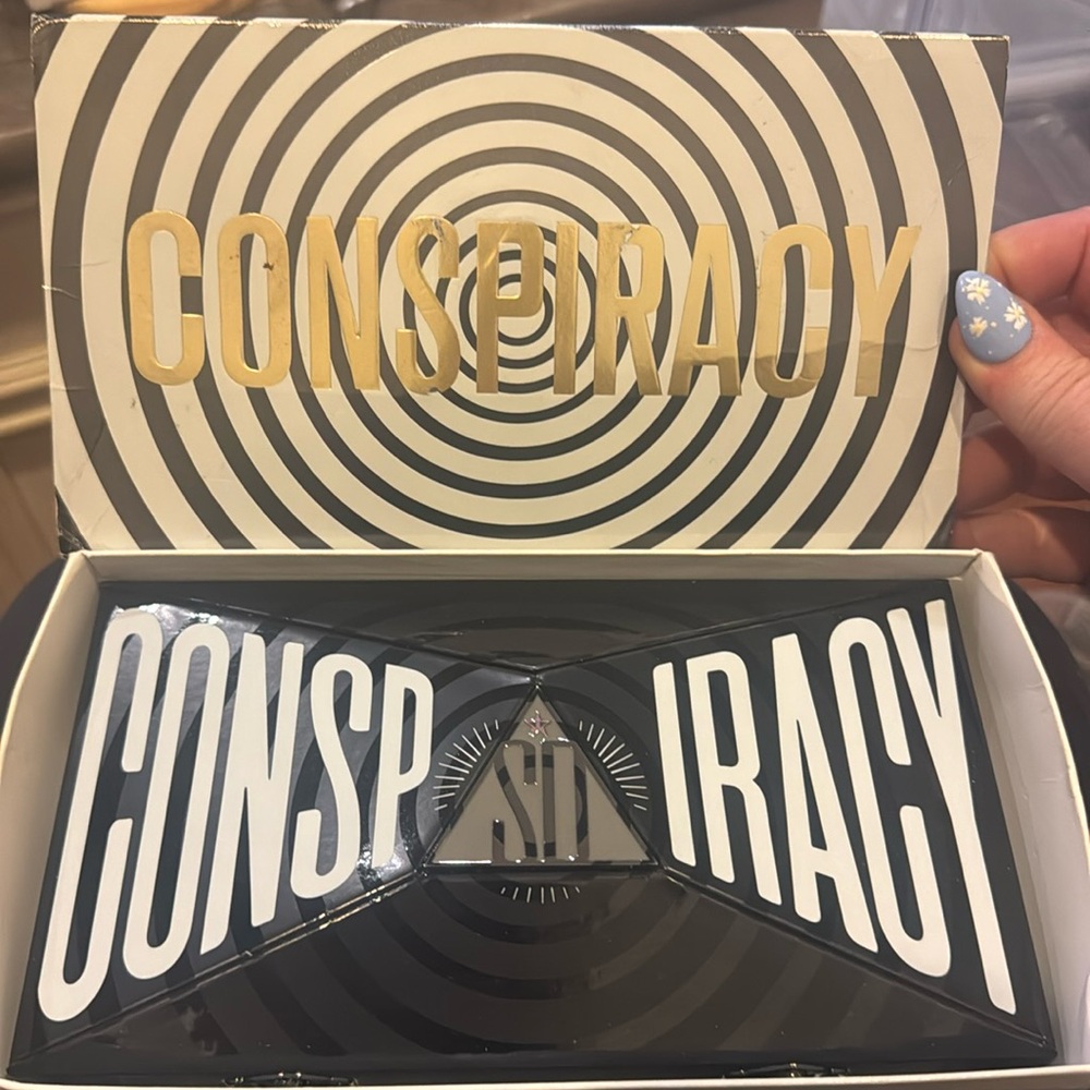 Jeffree Star X Shane Dawson Conspiracy Palette